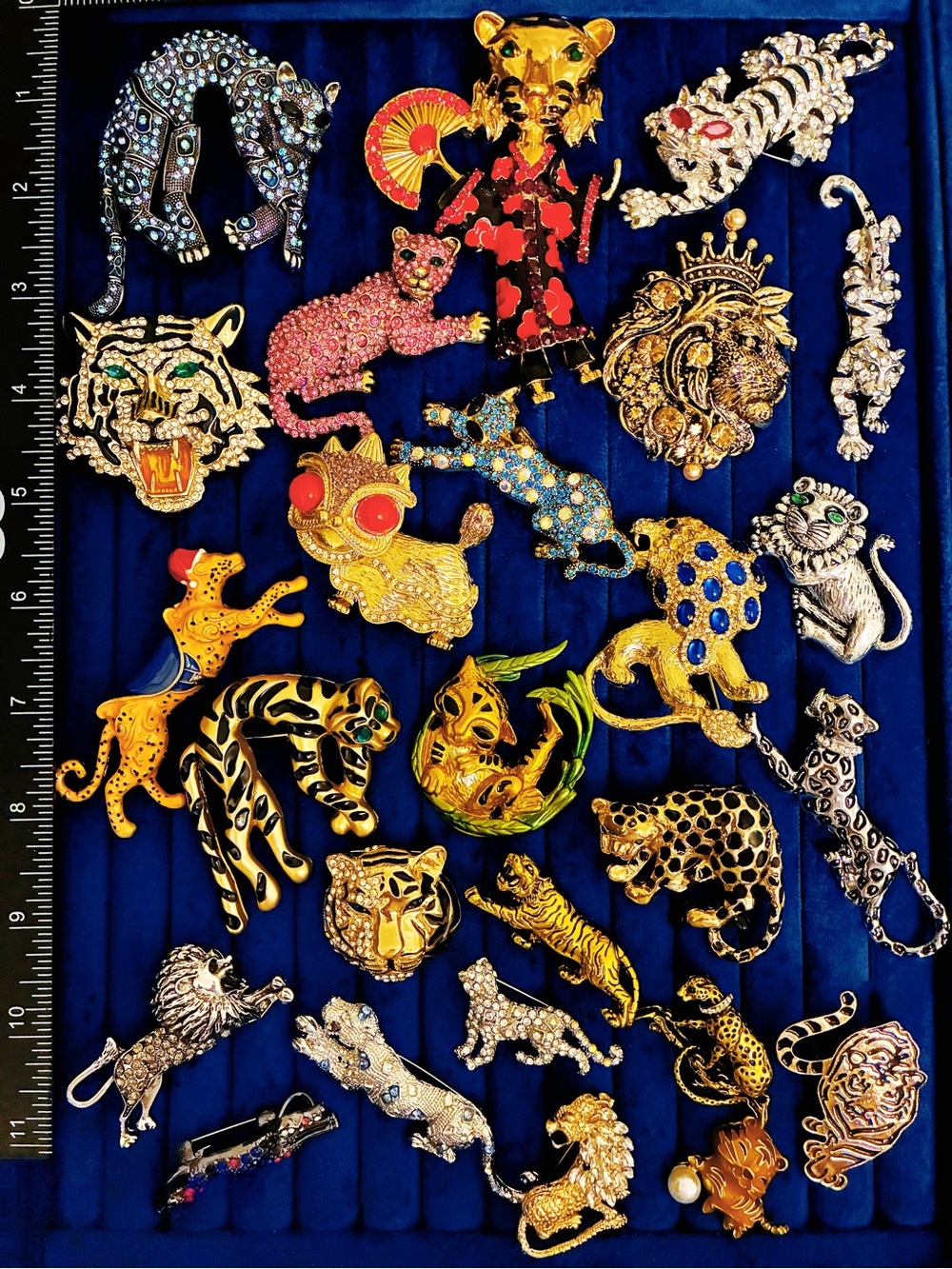 26pc Rhinestone Leopard Tiger Panther Brooch Pin Lot Mixed Gold Silver Tone